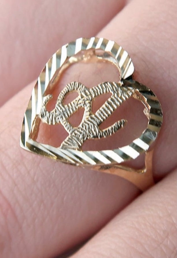 Initial heart finger ring