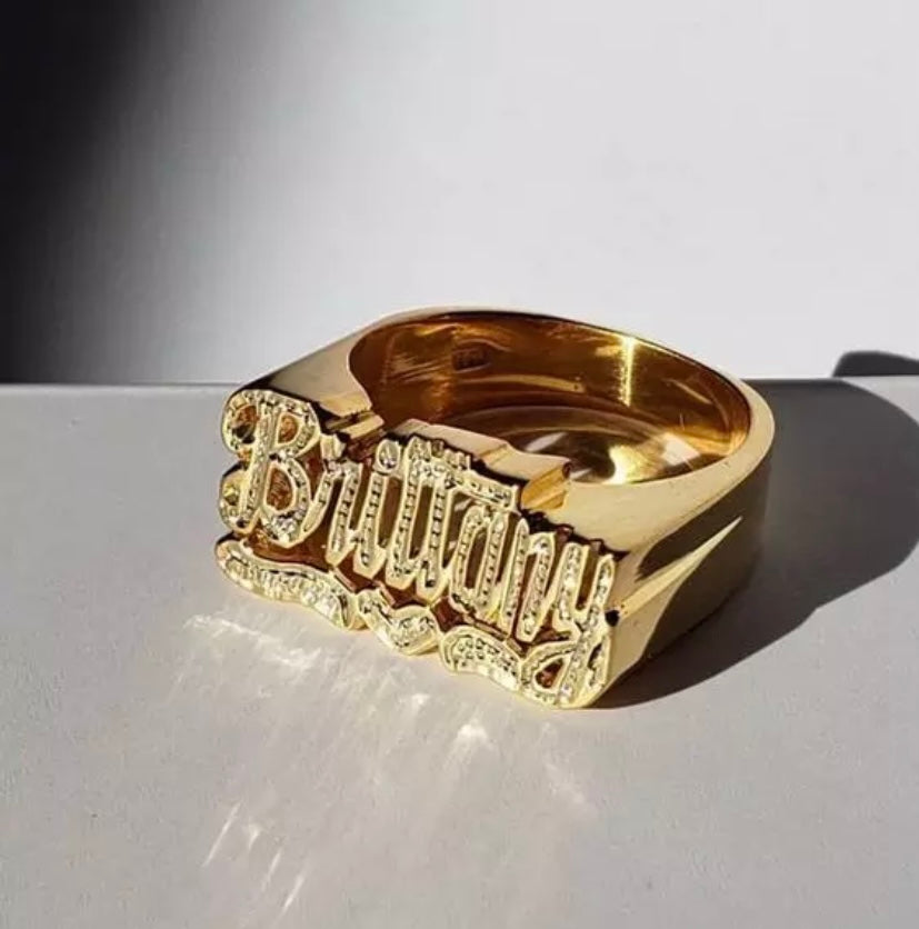 Bold name finger ring